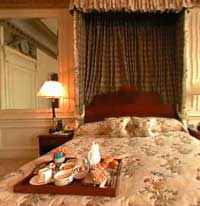 RADISSON VANDERBILT HOTEL